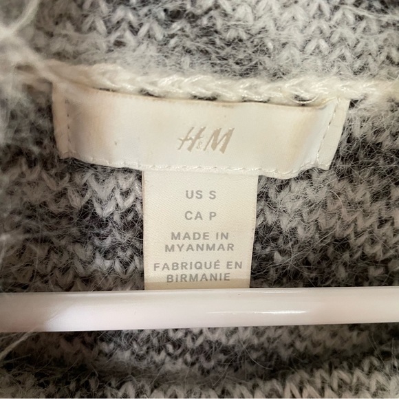 H&M Stand Up Collar Zebra Print Eyelash Fringe sweater - Picture 3 of 6